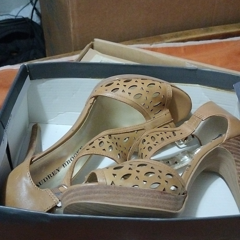 Fuchsia open toe heels